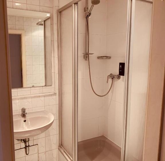 Номер Стандарт, Kunibert Der Fiese Superior