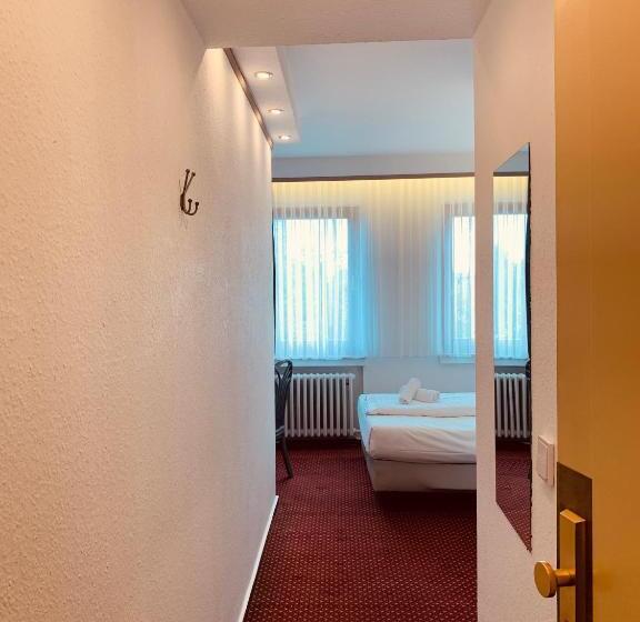 Номер Стандарт, Kunibert Der Fiese Superior