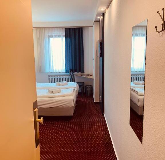 Номер Стандарт, Kunibert Der Fiese Superior