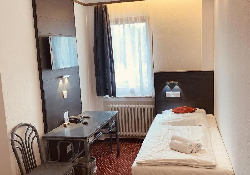 Номер Стандарт Индивидуальный, Kunibert Der Fiese Superior