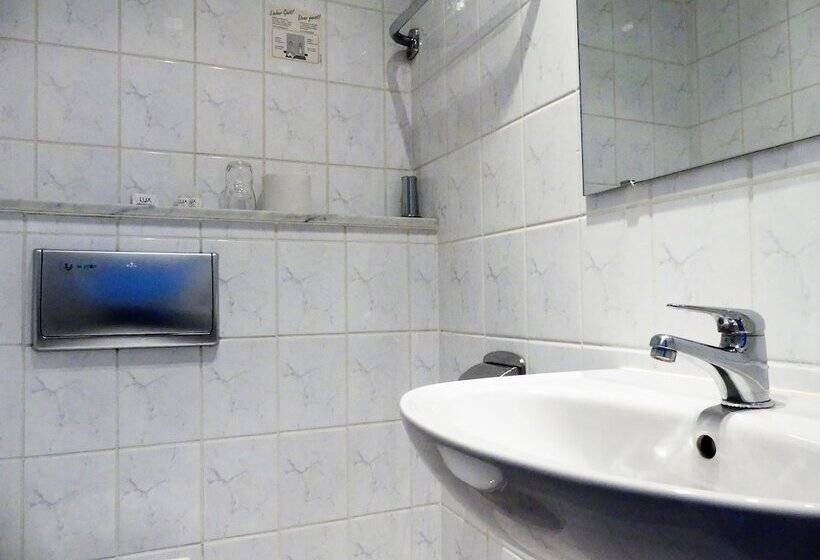 Номер Стандарт Индивидуальный, Kunibert Der Fiese Superior