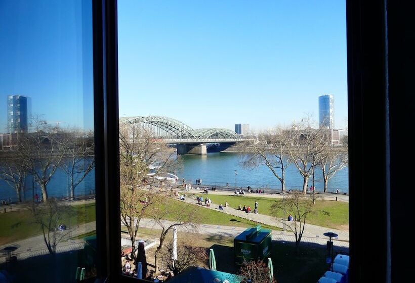 Номер Стандарт Индивидуальный, Kunibert Der Fiese Superior