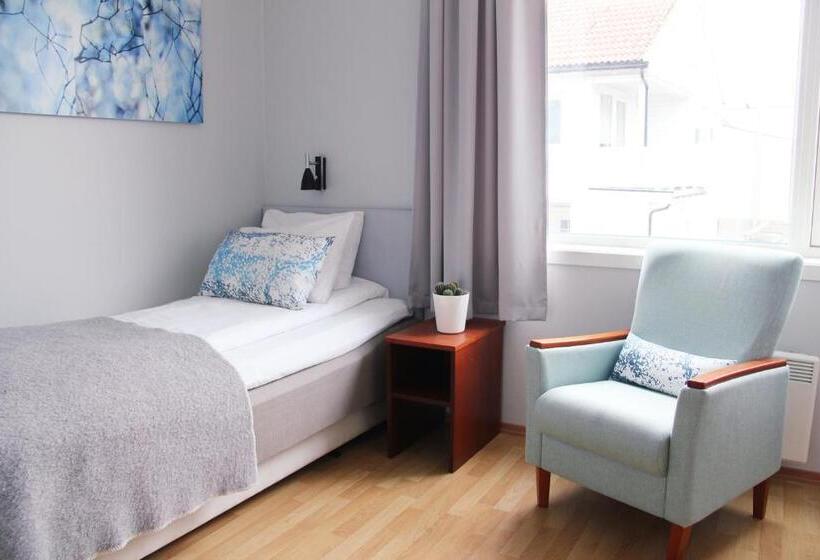 标准单人间, Marena