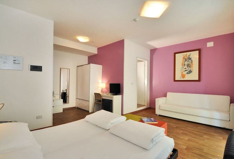 اتاق استاندارد سه نفره, Nederland