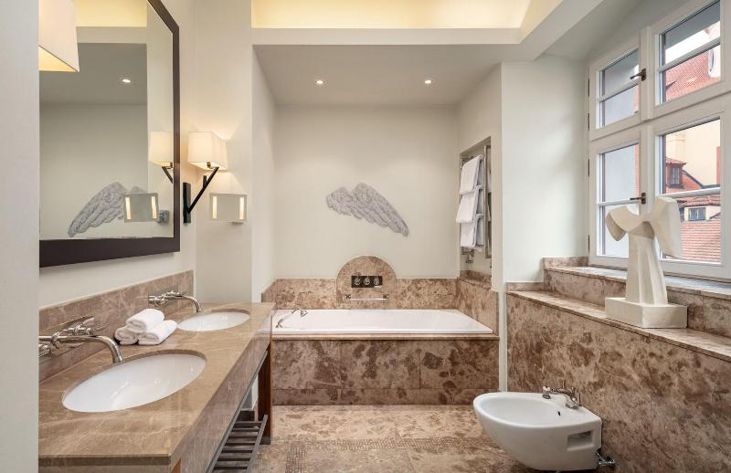 اتاق استاندارد یک نفره, Petra Palace