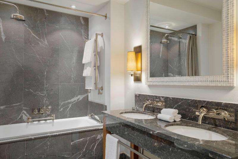 اتاق استاندارد یک نفره, Petra Palace