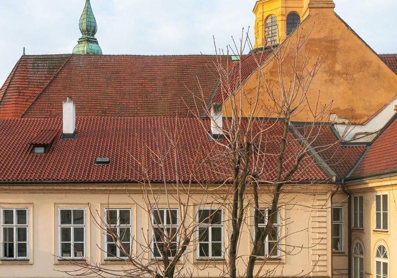 اتاق استاندارد یک نفره, Petra Palace