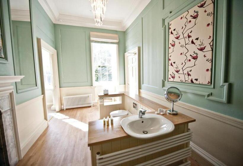 Sviitti, Plas Nanteos Mansion