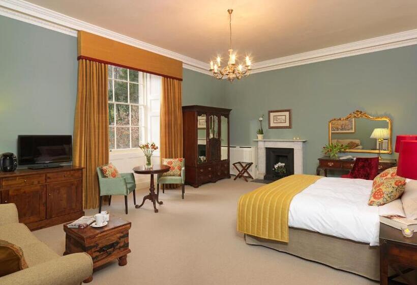 Perhehuone, Plas Nanteos Mansion