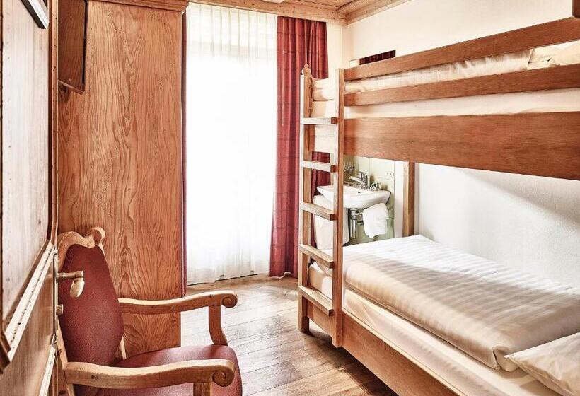 高级家庭房间, Schonegg