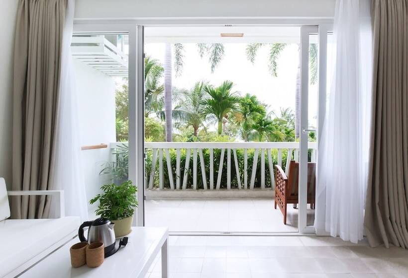 اتاق استاندارد با چشمانداز استخر, The Cliff Resort & Residences