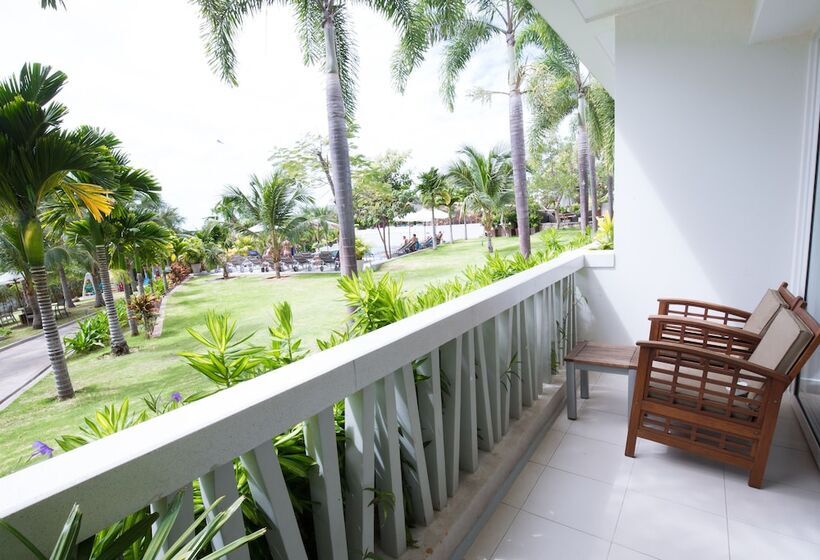 اتاق استاندارد با چشمانداز استخر, The Cliff Resort & Residences