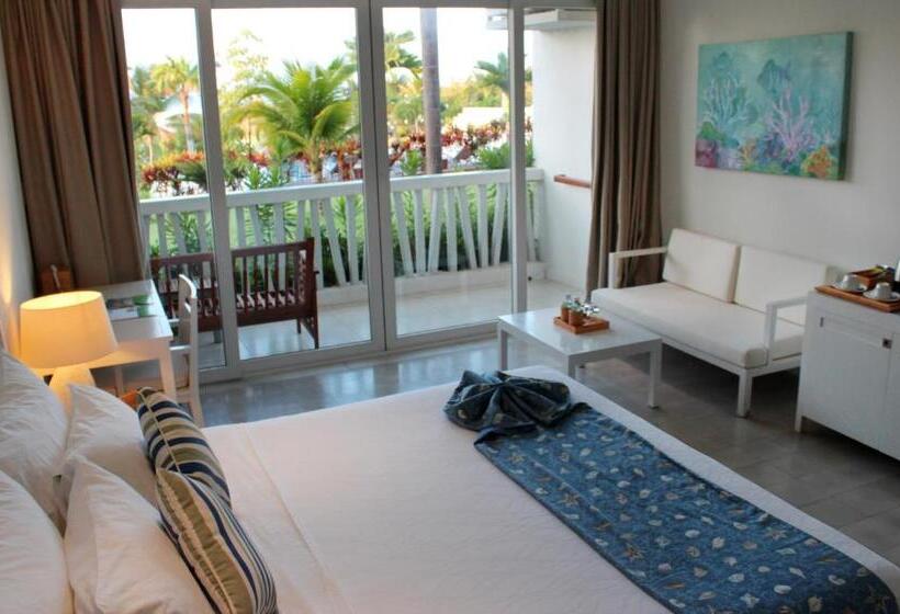 اتاق استاندارد با چشمانداز استخر, The Cliff Resort & Residences