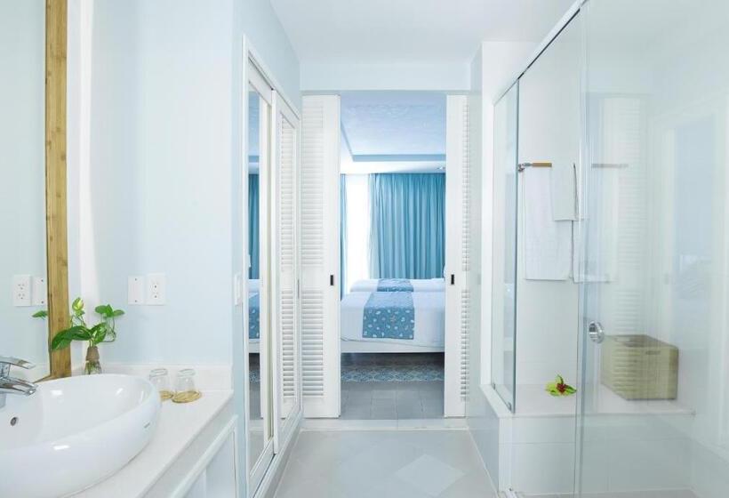 اتاق استاندارد با چشمانداز استخر, The Cliff Resort & Residences