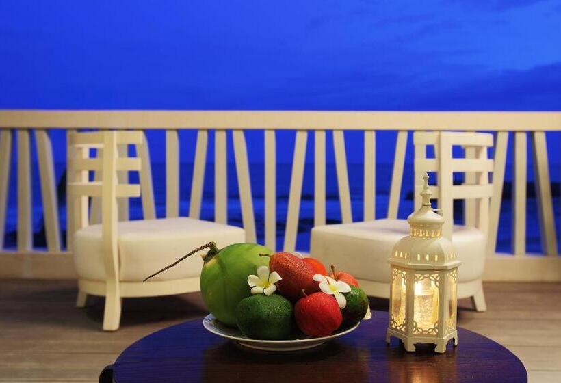 بانگلوی استاندارد, The Cliff Resort & Residences