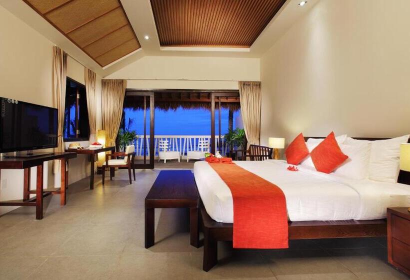 بانگلوی استاندارد, The Cliff Resort & Residences