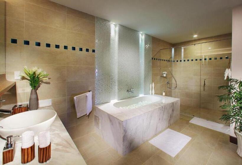 اتاق استاندارد با چشمانداز باغ, The Cliff Resort & Residences