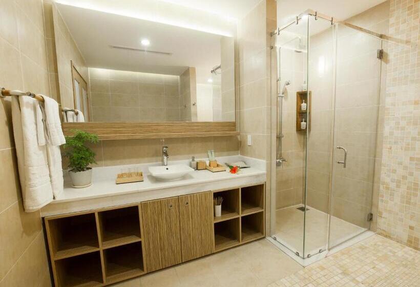 اتاق استاندارد با چشمانداز دریا, The Cliff Resort & Residences