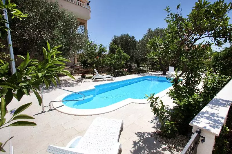 Teraslı 2 Yatak Odalı Daire, Villa Sun