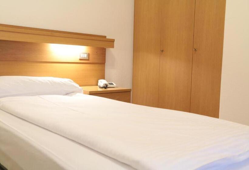 Индивидуальный Номер Классика, Villa Clara