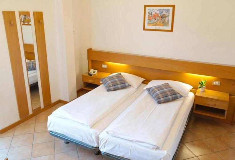 Номер Стандарт с Балконом, Villa Clara