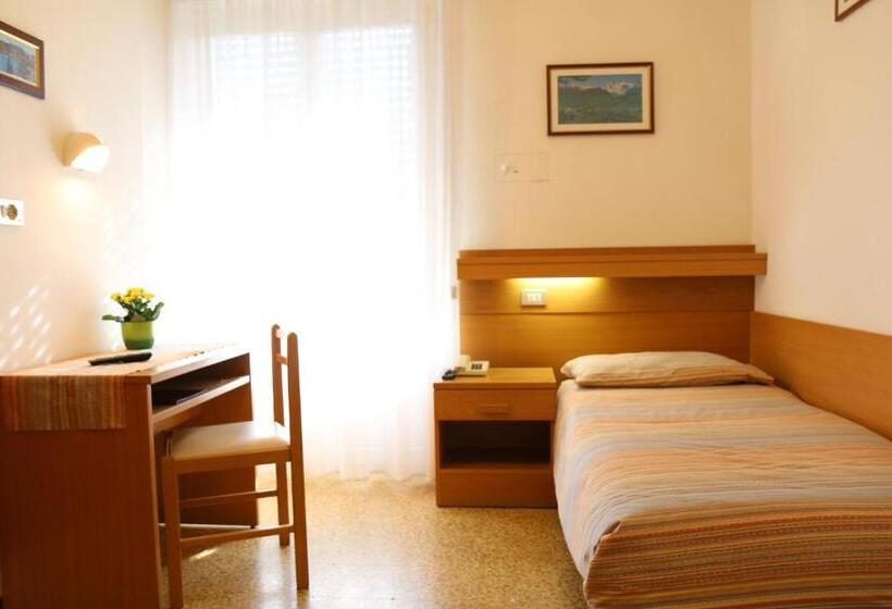 Номер Стандарт Индивидуальный с Балконом, Villa Clara