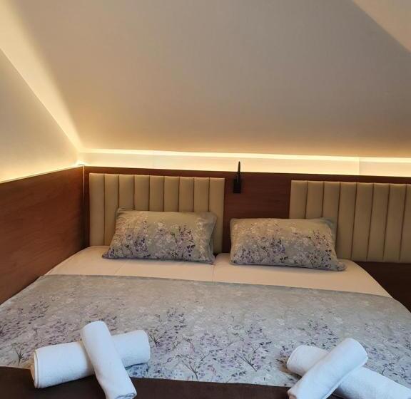 شقة غرفة واحدة, Stay Inn Rediu