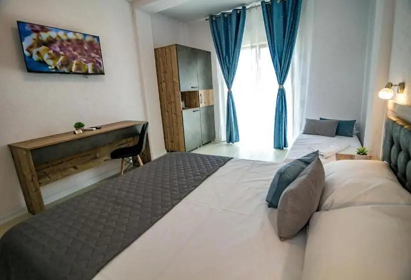 Habitació Triple Estàndard, Casa Adiman