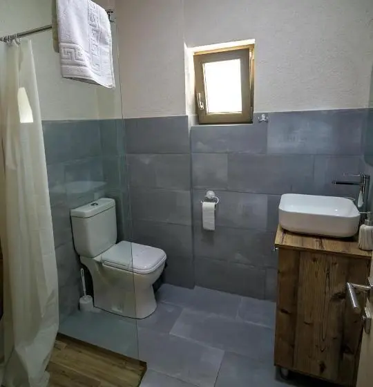 Habitació Triple Estàndard, Casa Adiman