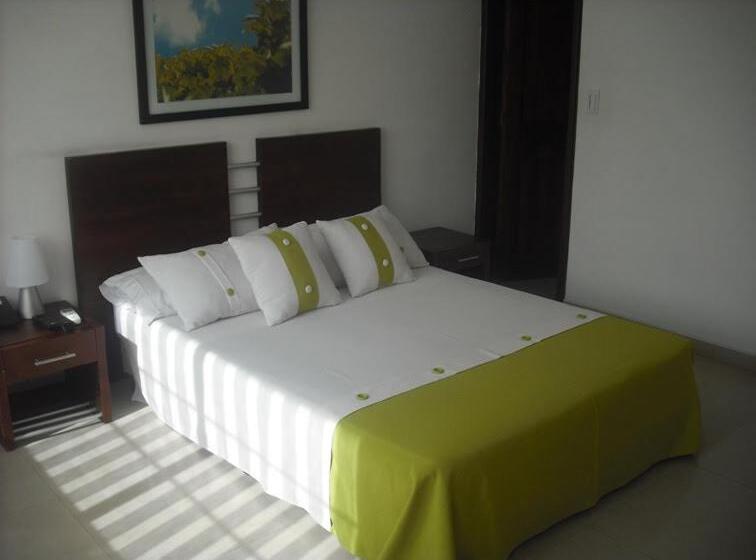 デラックストリプルルーム, Aw Hotel Chipichape Urban