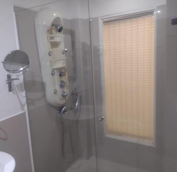 キングサイズベッドのスイートルーム, Aw Hotel Chipichape Urban