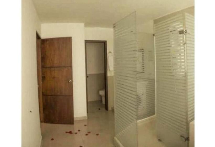 Люкс Кровать Кинг, Aw Hotel Chipichape Urban