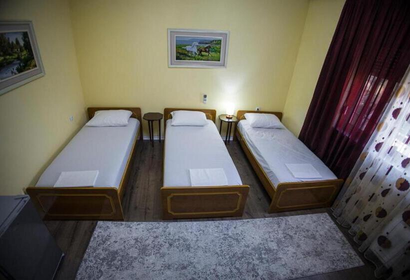 Comfort Triple Room, Vila Visi