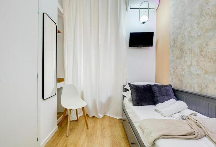 اتاق اکونومی یک تخته, Orazio Inn Suite