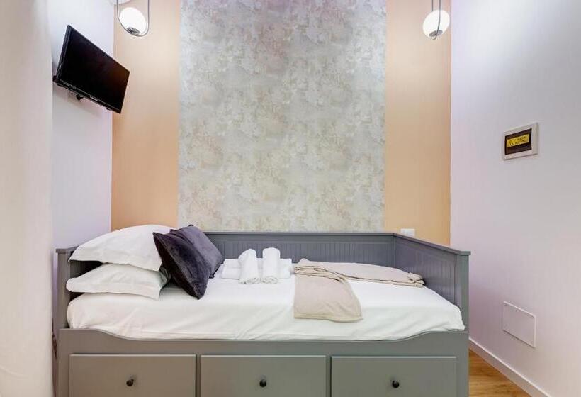 اتاق اکونومی یک تخته, Orazio Inn Suite