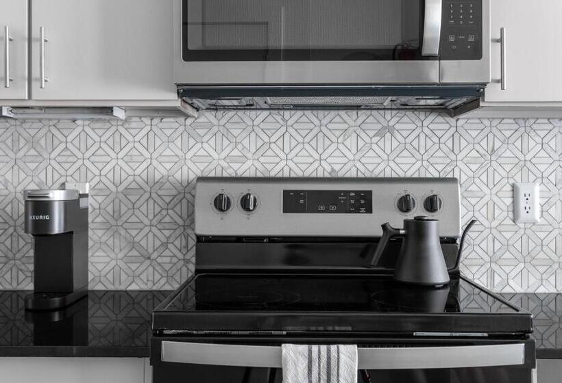 إستوديو قياسى, Locale South Congress  Austin