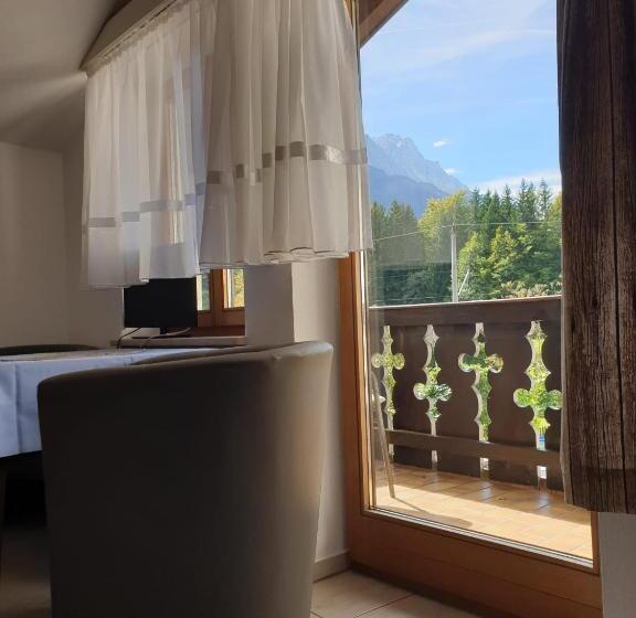 带1个卧室的带阳台的公寓, Gungl Stubn