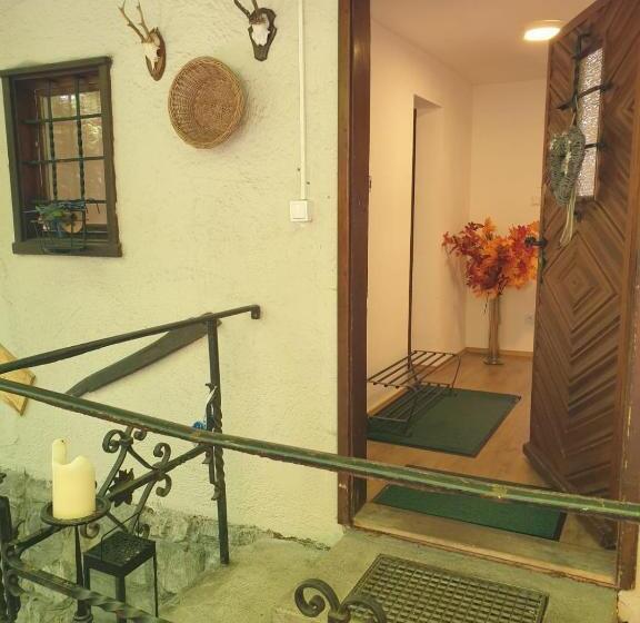 低层单卧公寓, Gungl Stubn