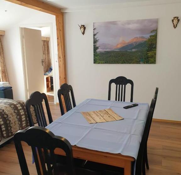 低层单卧公寓, Gungl Stubn