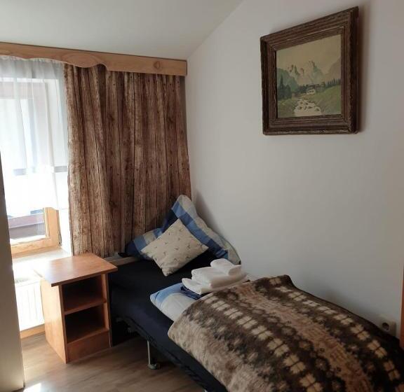 低层单卧公寓, Gungl Stubn