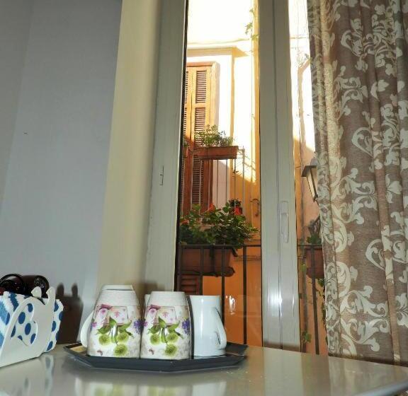 اتاق لوکس, Arco Della Luna