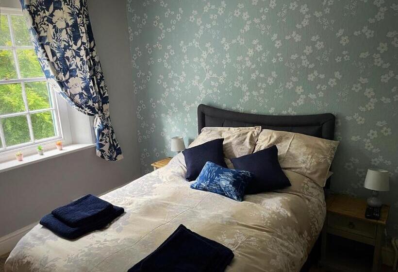 Quarto Economy, The Dartmoor Bnb