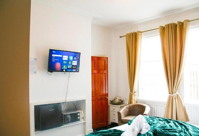 스탠다드 룸 킹사이즈 침대, The Mayfield Apartment