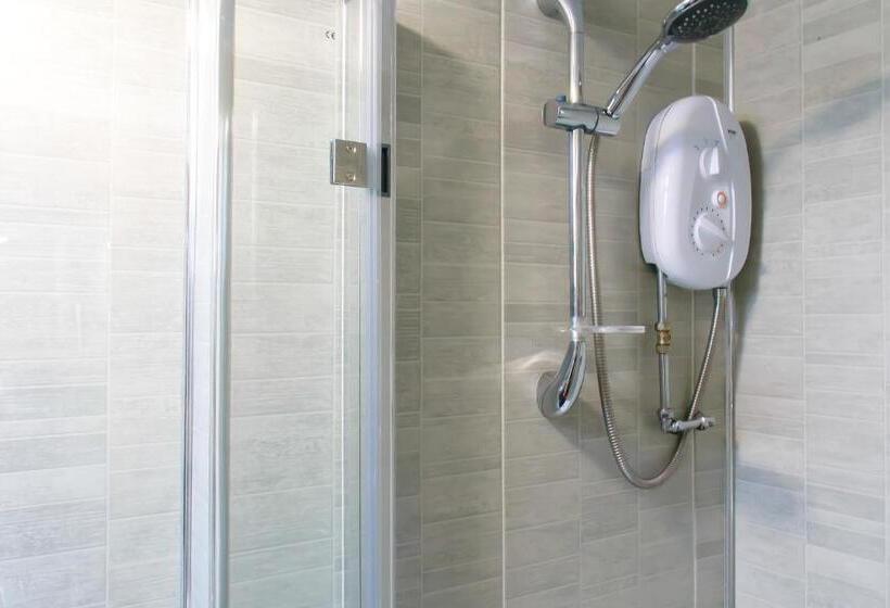 패밀리 스위트, The Mayfield Apartment