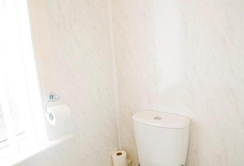 침실 2개 아파트, The Mayfield Apartment