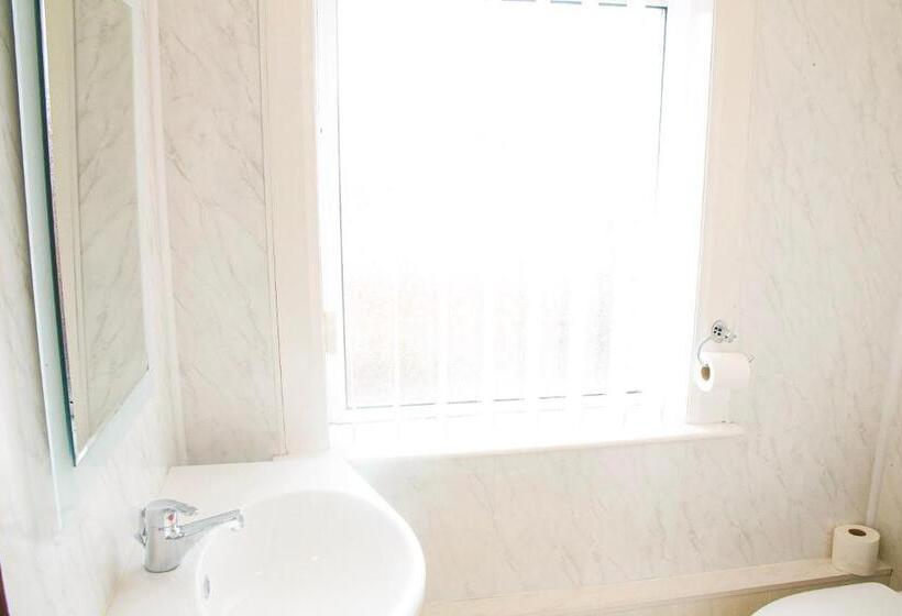 침실 2개 아파트, The Mayfield Apartment