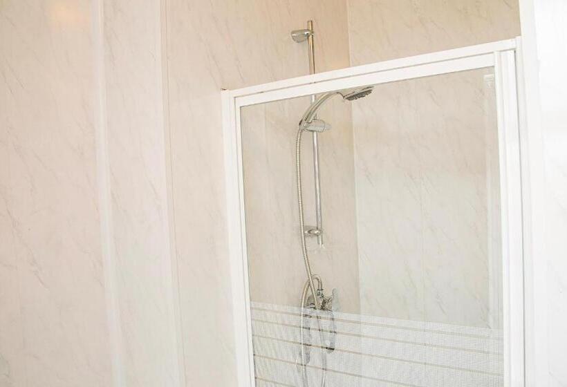 침실 2개 아파트, The Mayfield Apartment