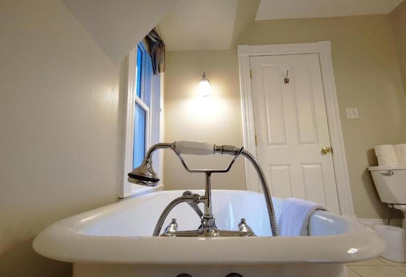 스위트 킹사이즈 침대, No 1 Grafton Inn