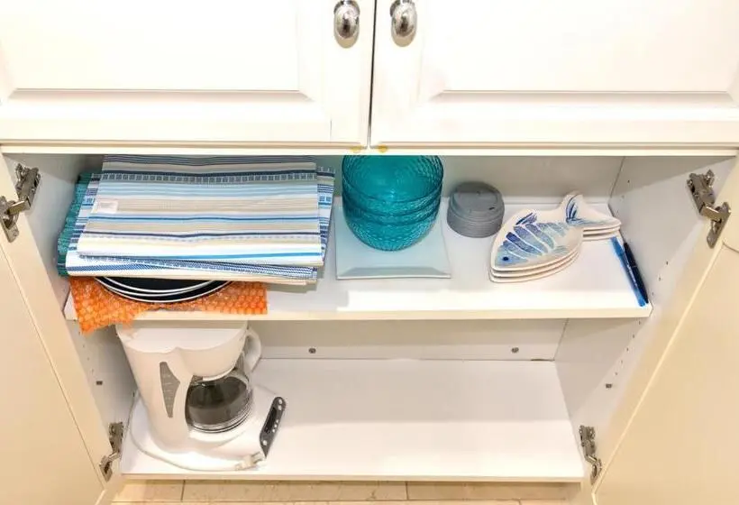 プールの見える1ベッドルームアパートメント, Tropical Beach Condo Pool, Shops, 86 Tv, Wifi