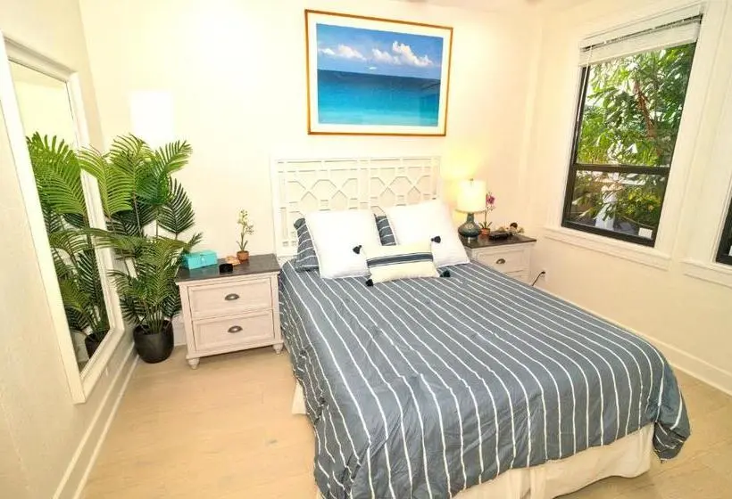 プールの見える1ベッドルームアパートメント, Tropical Beach Condo Pool, Shops, 86 Tv, Wifi
